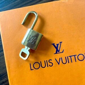 🔐 Authentic Louis Vuitton Lock & Key #328